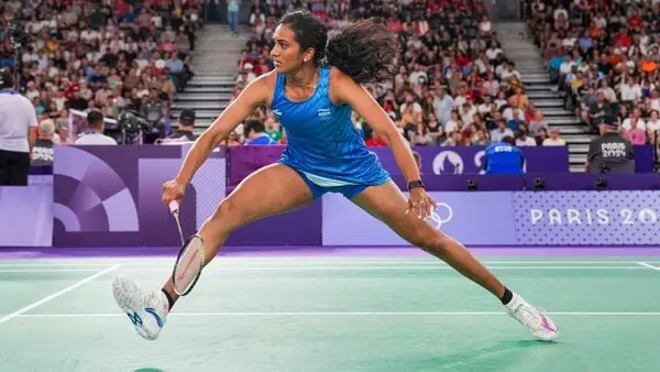 PV Sindhu Advances to Paris